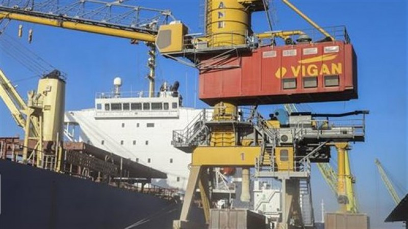 Увеличил экспорт. Port Crane Liebherr. Порт Мерсин Турция. Судовой кран Либхер. Liebherr STS Crane.