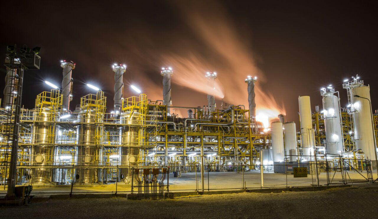 Характеристика нефтехимии. Иран нефтехимия. Нефтехимическая промышленность в Иране. Химическая промышленность Ирана. Иран НПЗ.